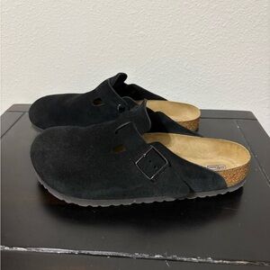 Birkenstock Boston - black suede clogs